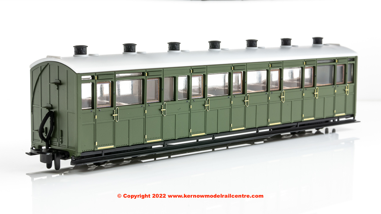 GR-441U Peco Lynton and Barnstaple All Third Coach In Green Unlettered